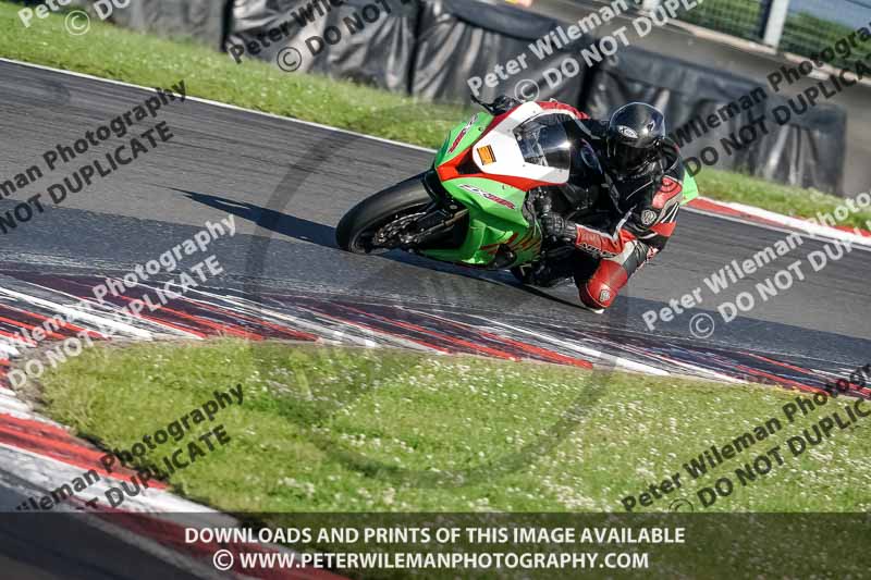 donington no limits trackday;donington park photographs;donington trackday photographs;no limits trackdays;peter wileman photography;trackday digital images;trackday photos